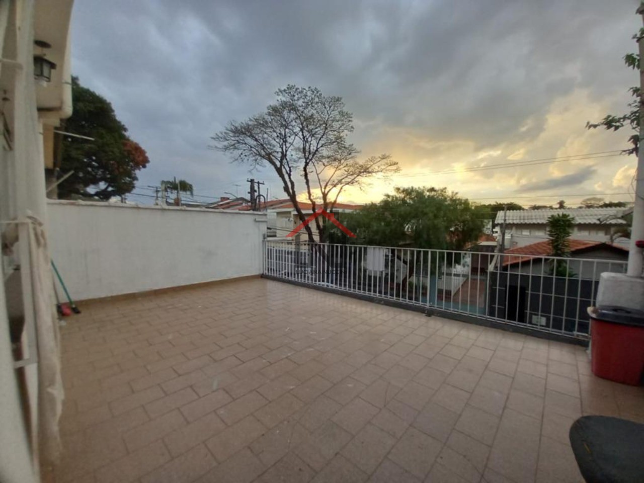 Casa espaçosa na vila são paulo - 3 dormitórios, 2 vagas de 