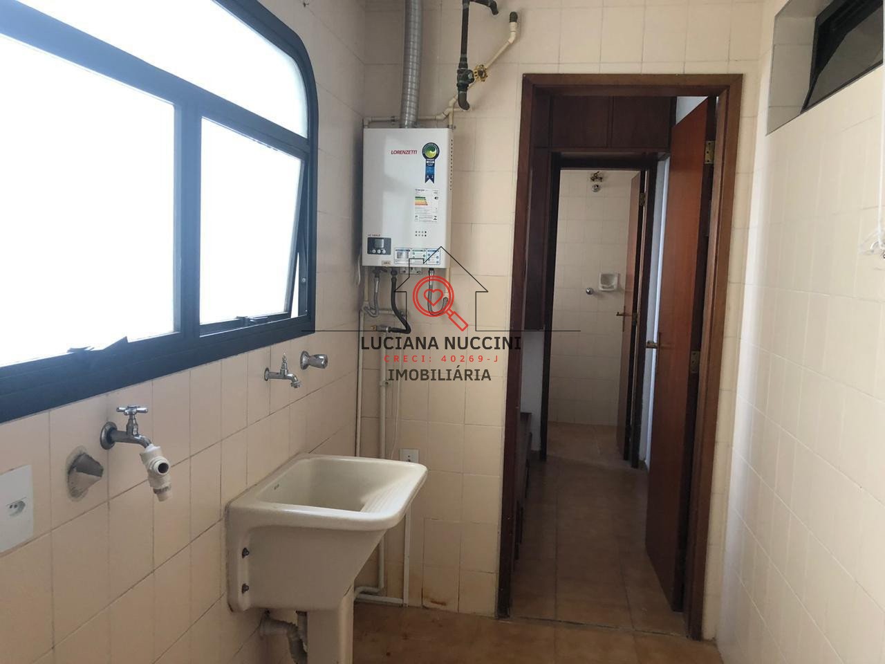 Apartamento para locação em Moema, São Paulo-SP: Espaço amplo e acolhedor