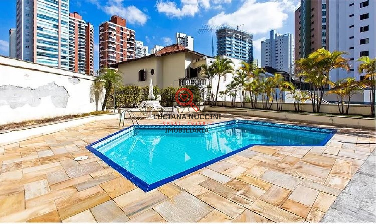 Elegante Apartamento de 4 Suítes com Área de Lazer