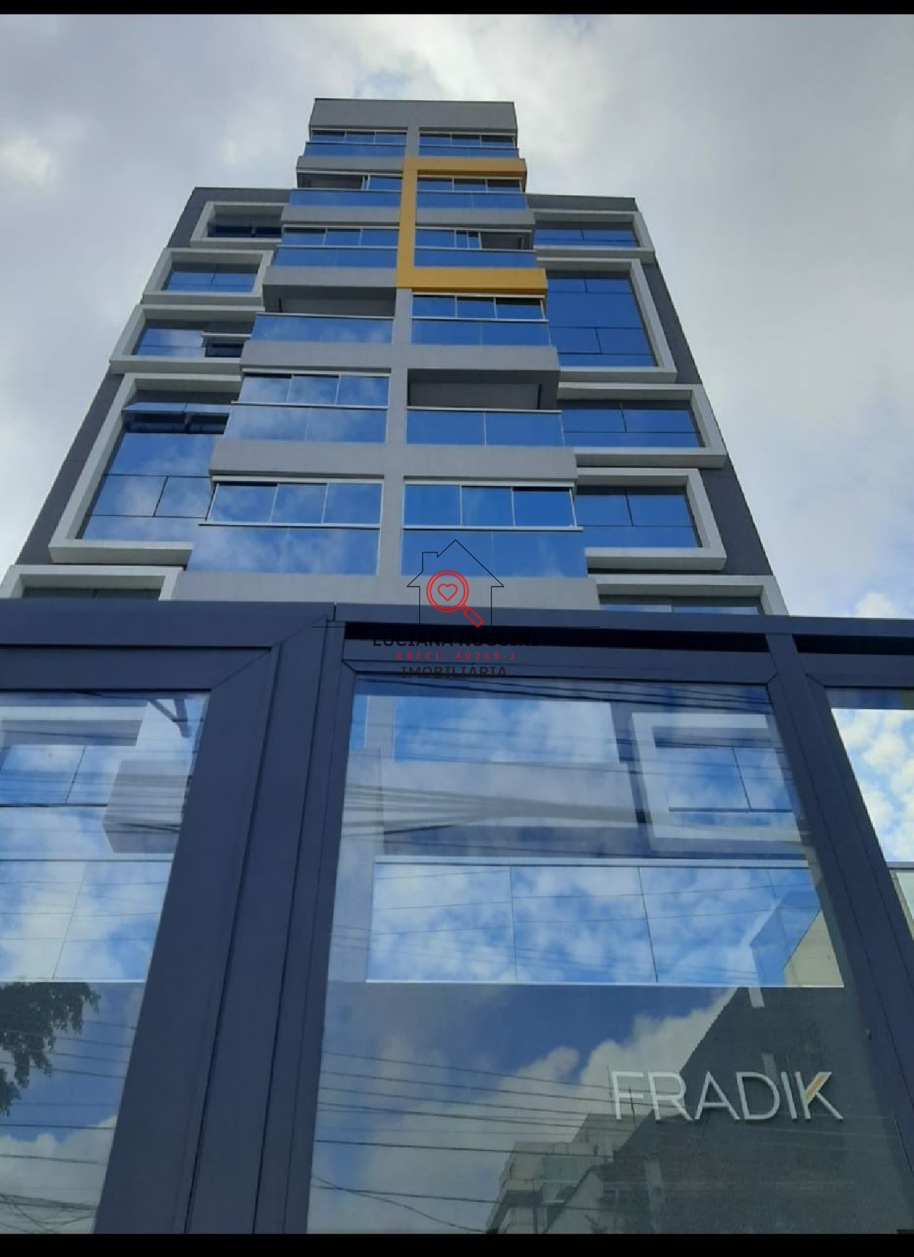 Studio à venda em Pinheiros, São Paulo-SP: 1 quarto, 1 sala, 1 banheiro, 1 vaga de garagem, 30m² de área. Venha conferir!