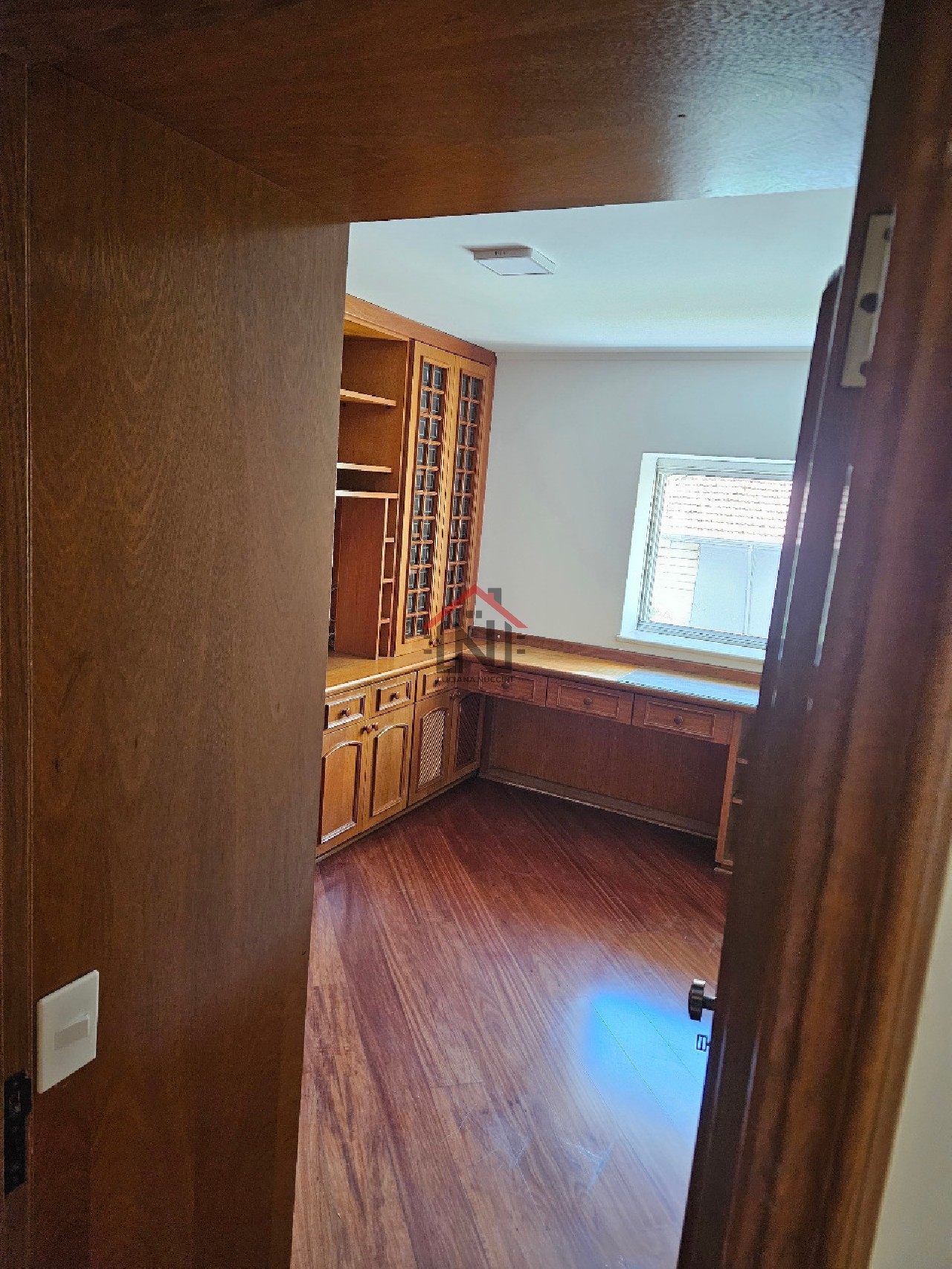 Apartamento de luxo no Jardim Paulista: 3 quartos, 1 suíte, 2 salas, 4 banheiros, 2 vagas, 175m² - São Paulo-SP
