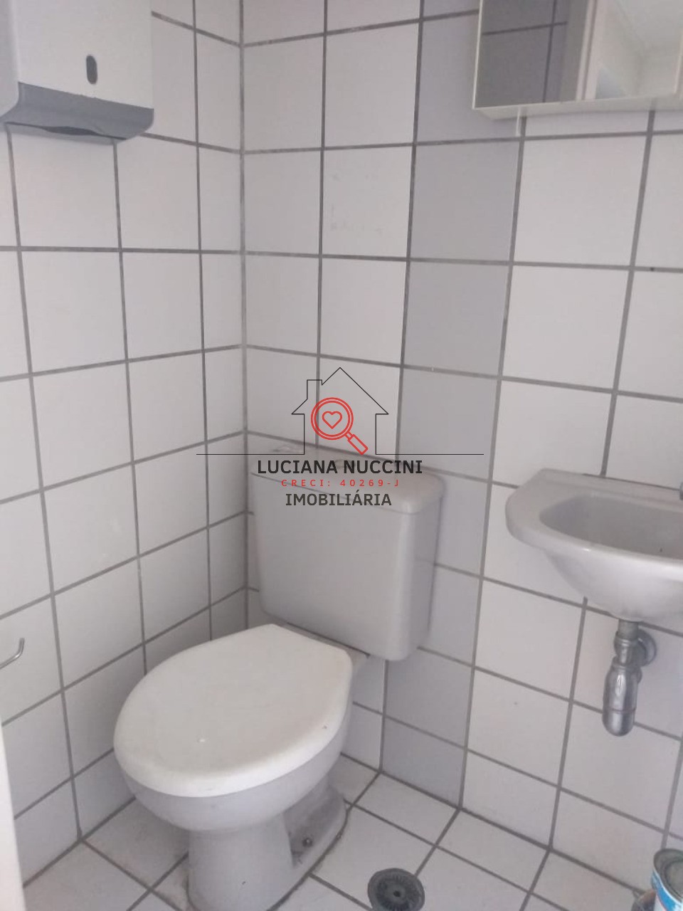 Conjunto Comercial para Locação na Vila Mariana, São Paulo-SP: 2 Salas, 2 Banheiros, 1 Vaga de Garagem, 30m² de Área.