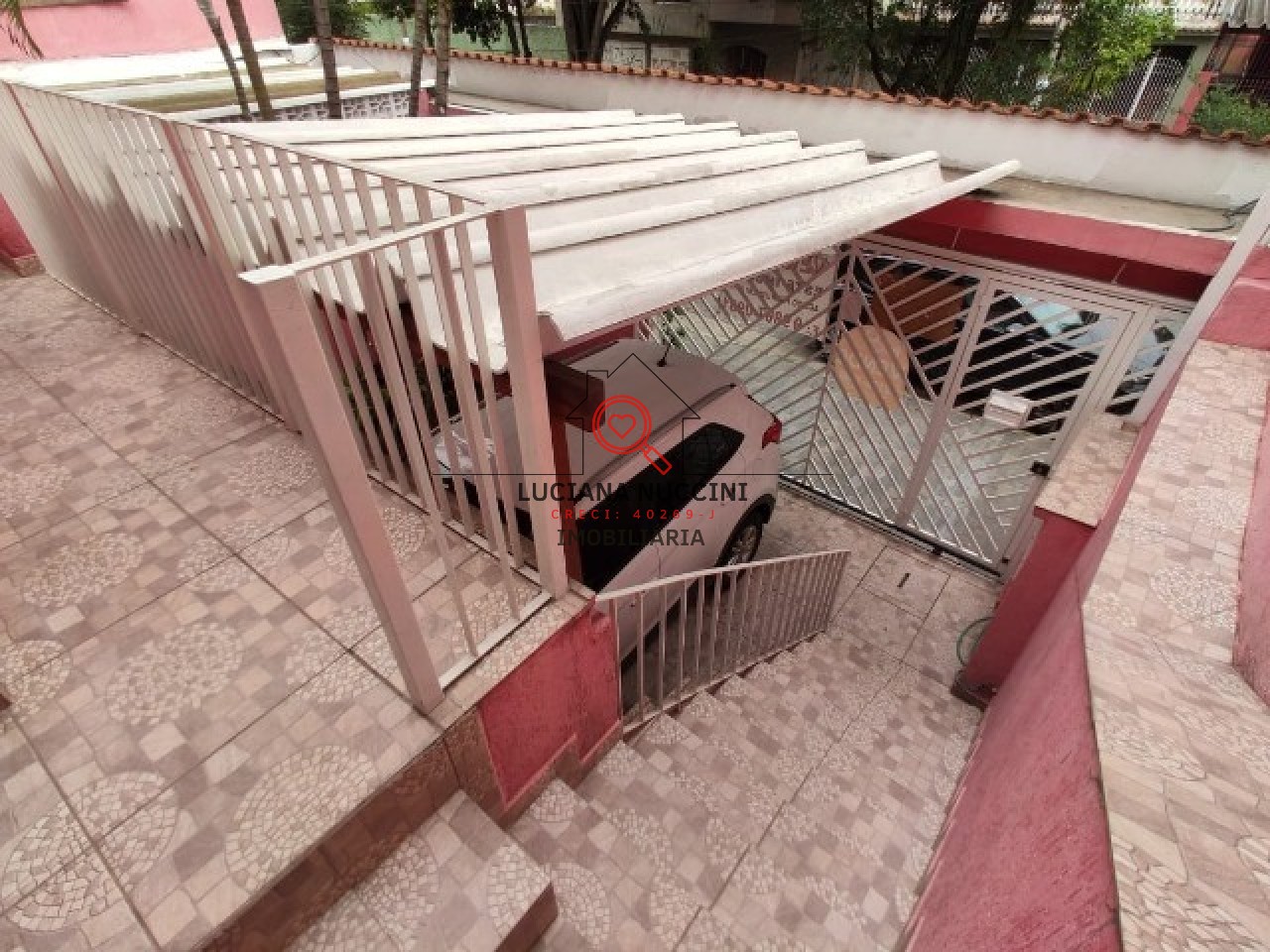 Casa à venda em São Paulo-SP, Vila Liviero: 2 quartos, 1 sala, 1 banheiro, 2 vagas de garagem, 154m² de área. Confira!