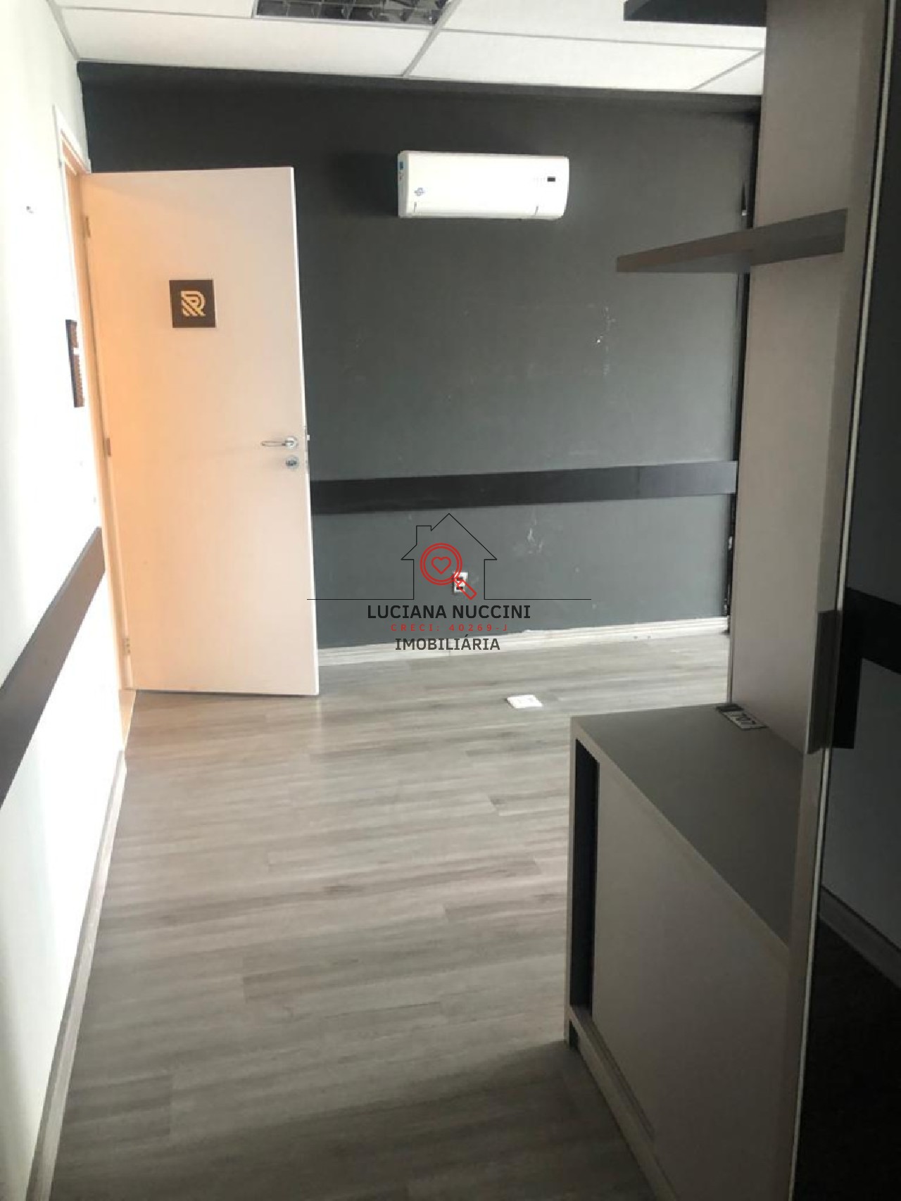 Oportunidade única: Sala comercial à venda em Pinheiros, SP - 1 sala, 2 banheiros, 1 vaga, 42m². Invista já!