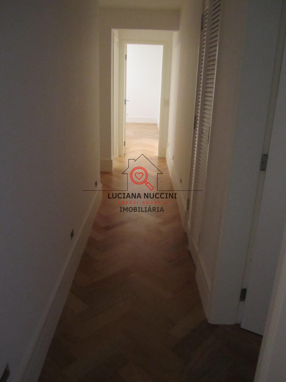 Apartamento de Luxo na Vila Nova Conceição: 3 Quartos, 3 Suítes, 3 Banheiros, 3 Vagas, 210,21m² - São Paulo-SP