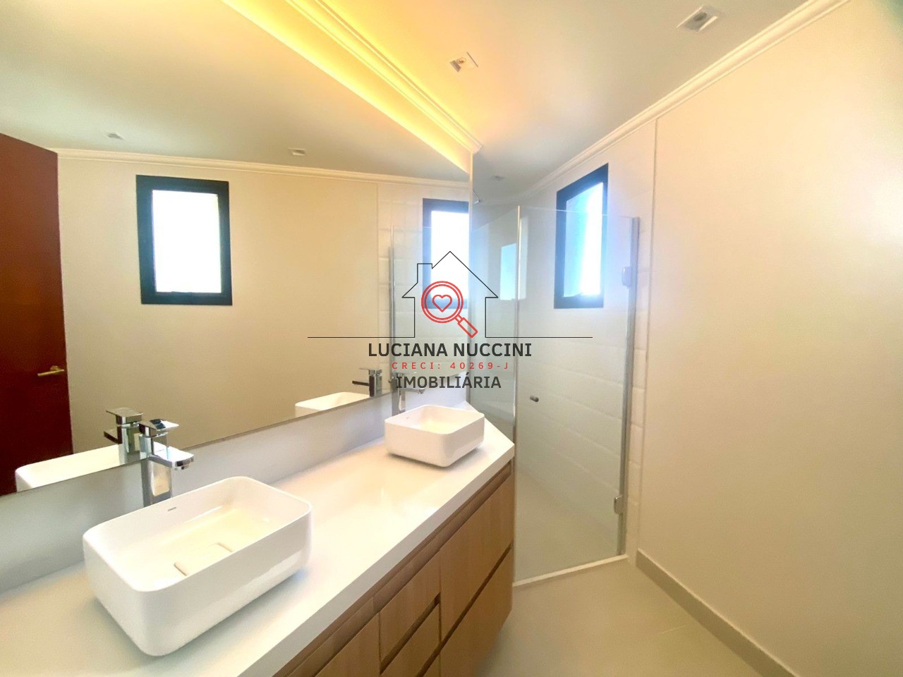 Cobertura de Luxo na Vila Mariana: 3 Quartos, 1 Suíte, 3 Banheiros, 3 Vagas de Garagem, 377m² de Pura Elegância em SP