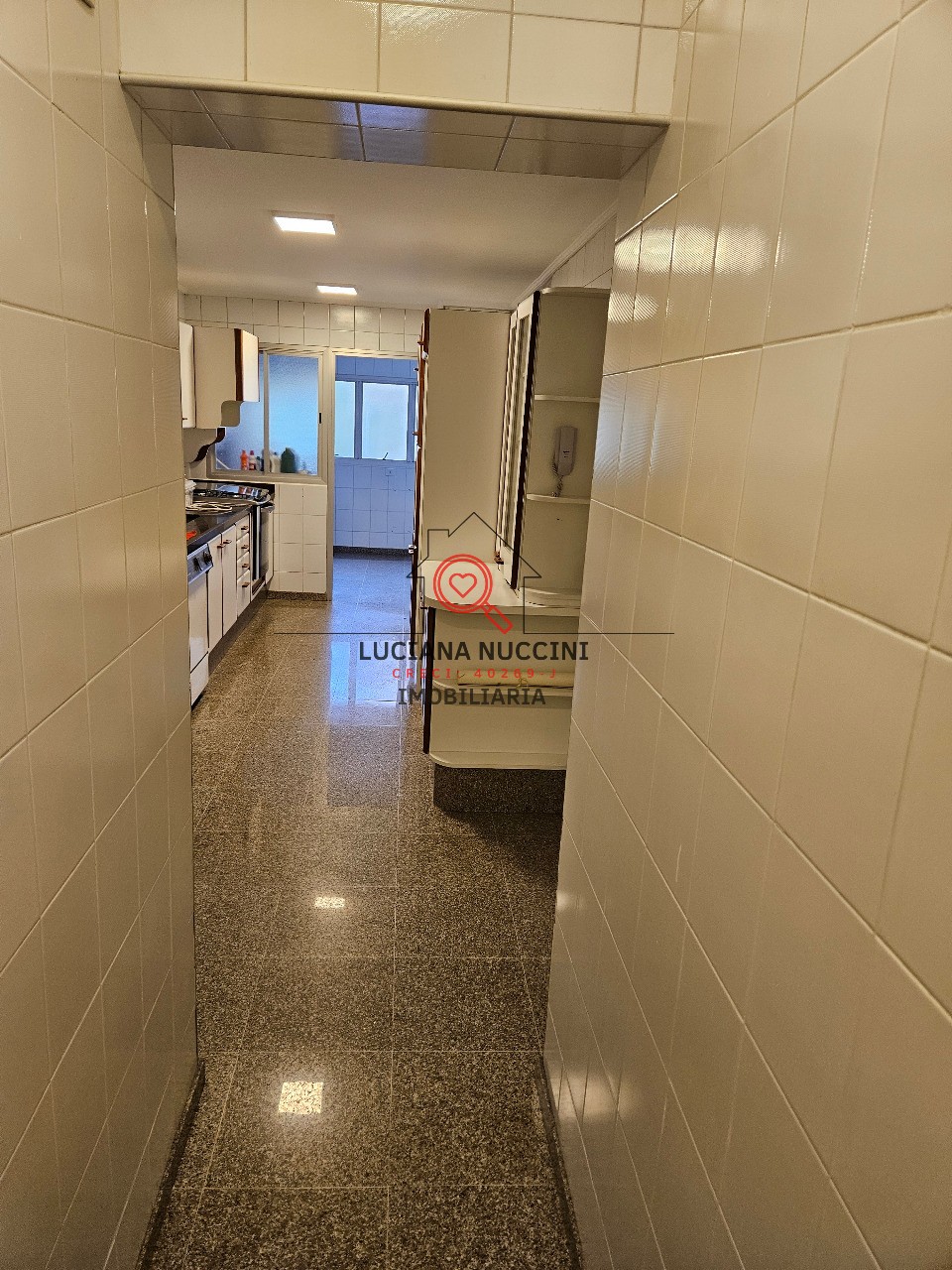 Apartamento de luxo no Jardim Paulista: 3 quartos, 1 suíte, 2 salas, 4 banheiros, 2 vagas, 175m² - São Paulo-SP