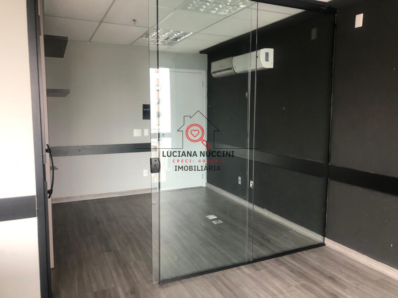 Oportunidade única: Sala comercial à venda em Pinheiros, SP - 1 sala, 2 banheiros, 1 vaga, 42m². Invista já!