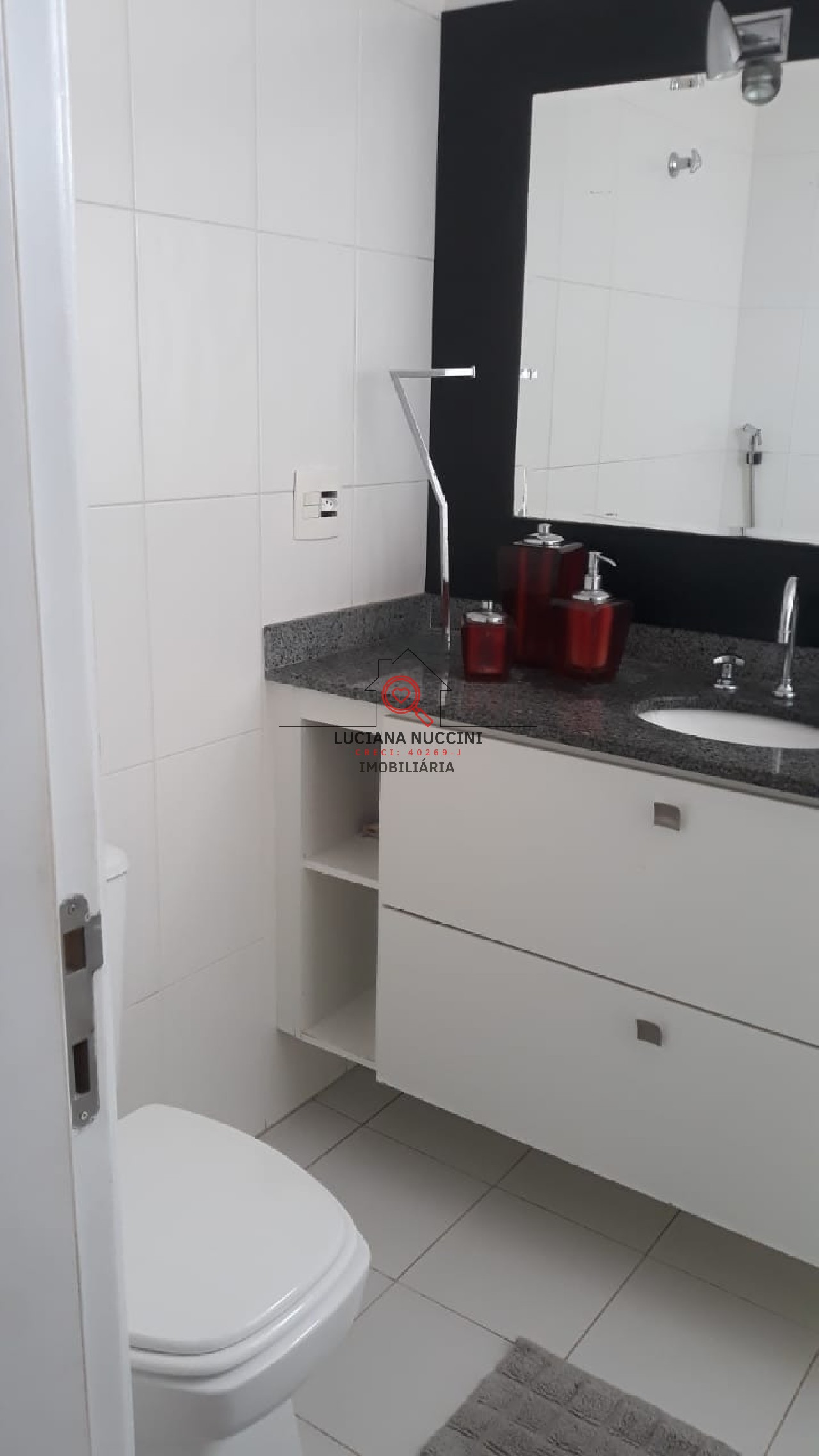 Apartamento de luxo com 3 suítes e 4 vagas na Vila Monumento, São Paulo-SP! 141m² de sofisticação e conforto.