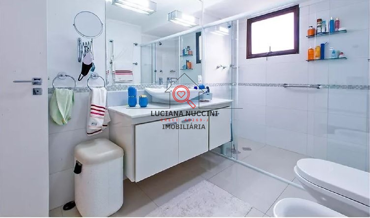 Elegante Apartamento de 4 Suítes com Área de Lazer