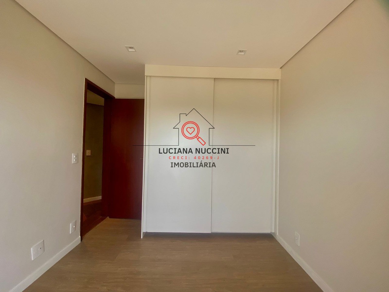 Cobertura de Luxo na Vila Mariana: 3 Quartos, 1 Suíte, 3 Banheiros, 3 Vagas de Garagem, 377m² de Pura Elegância em SP