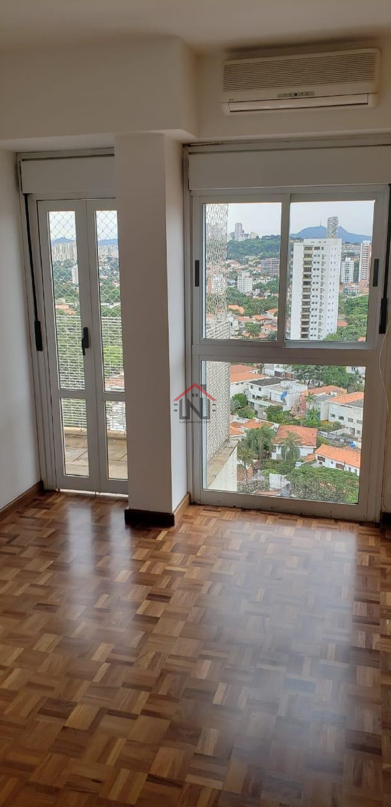 Apartamento Espaçoso com 2 Suítes e 2 Vagas na Vila Madalena