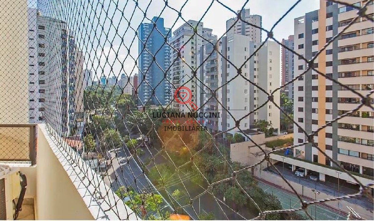 Elegante Apartamento de 4 Suítes com Área de Lazer