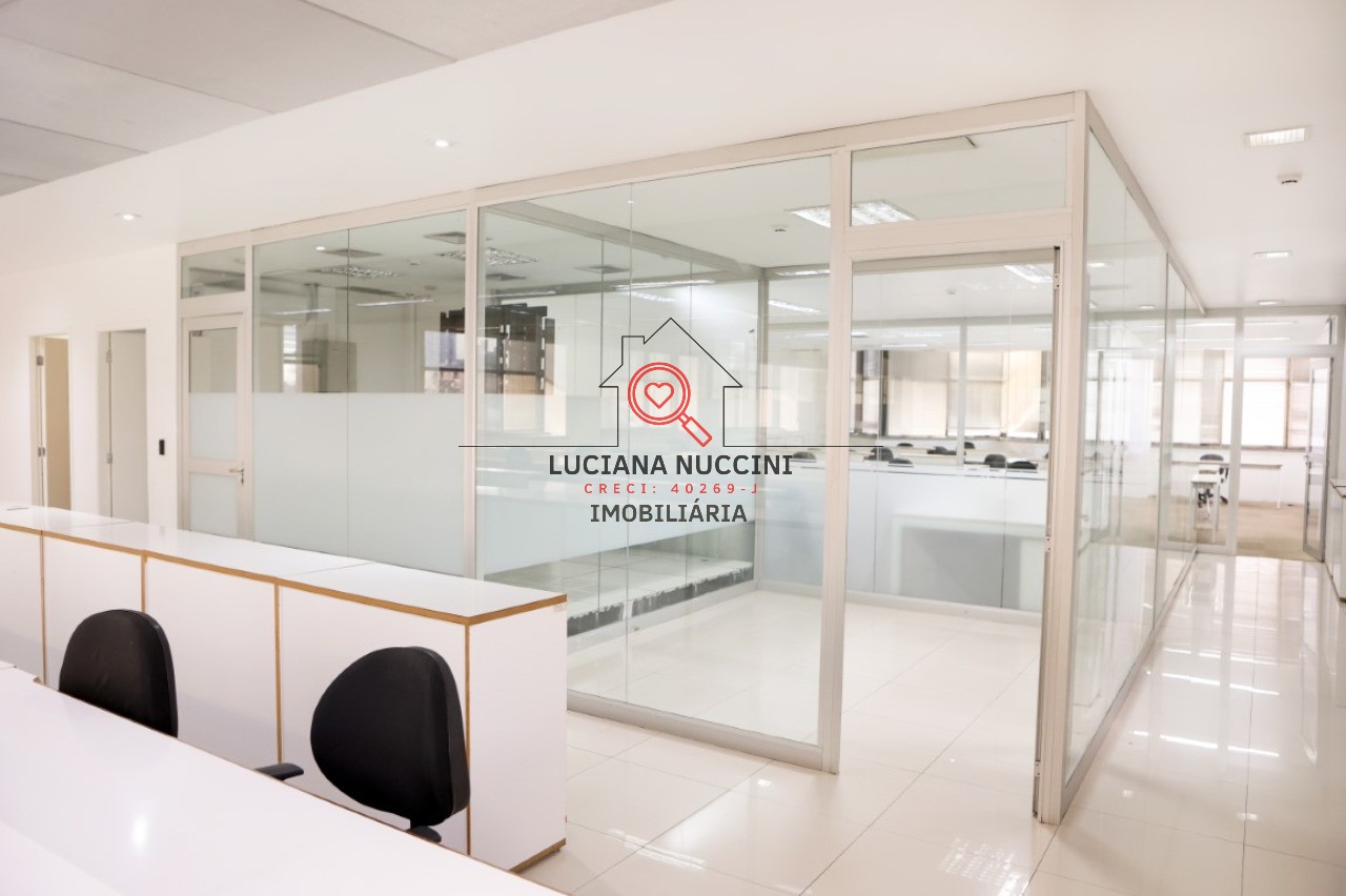 Conjunto comercial de luxo no Brooklin Paulista, São Paulo-SP: 5 salas, 8 banheiros, 17 vagas de garagem, 888m². Venda ou locação!