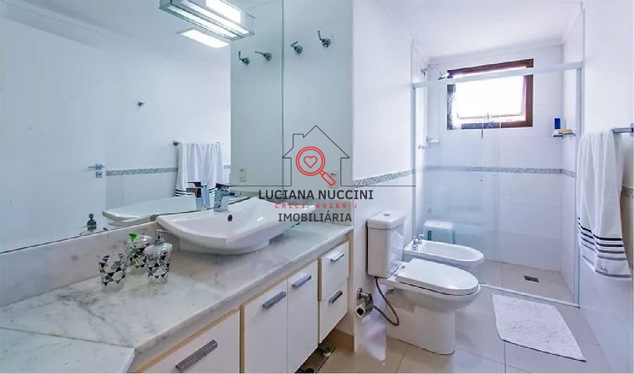 Elegante Apartamento de 4 Suítes com Área de Lazer