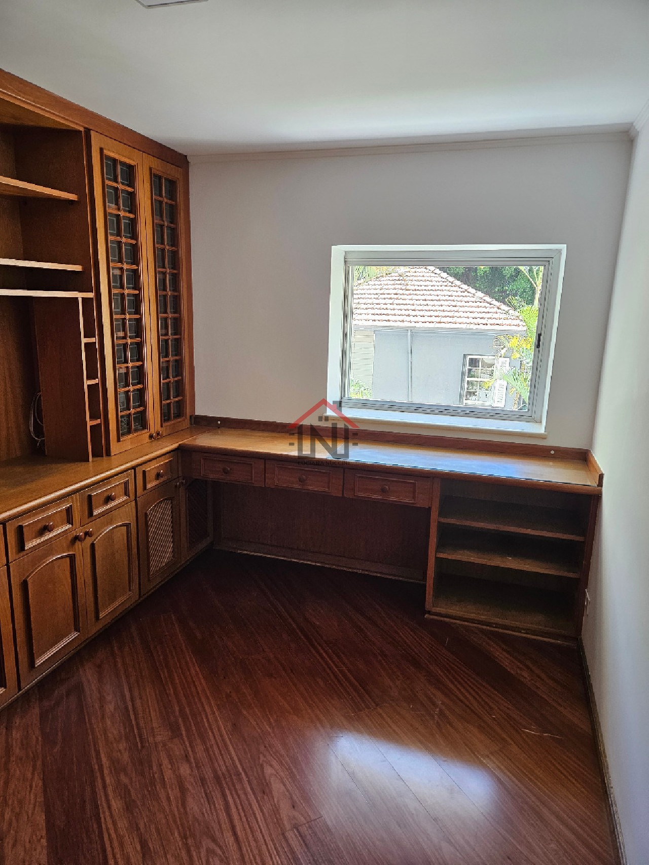 Apartamento de luxo no Jardim Paulista: 3 quartos, 1 suíte, 2 salas, 4 banheiros, 2 vagas, 175m² - São Paulo-SP