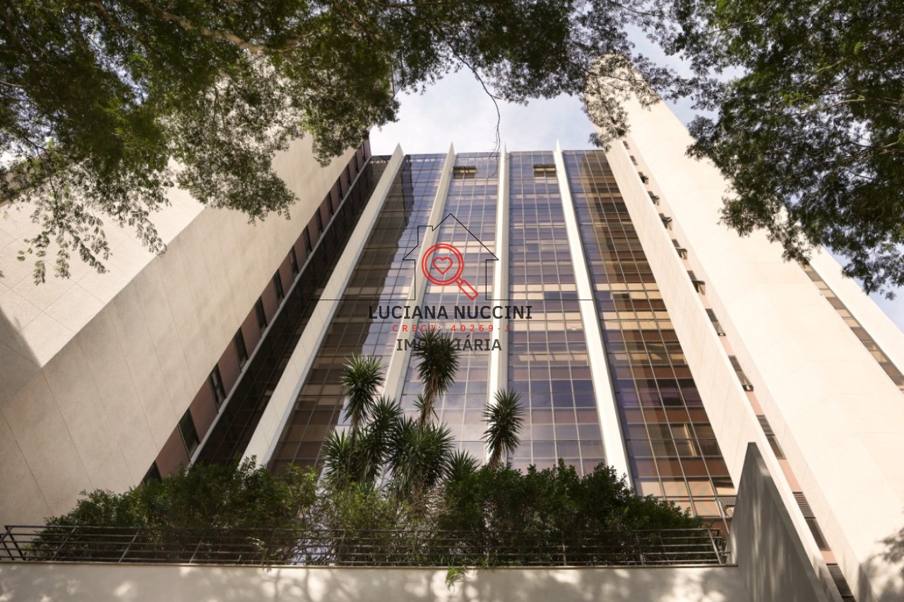 Conjunto comercial de luxo no Brooklin Paulista, São Paulo-SP: 5 salas, 8 banheiros, 17 vagas de garagem, 888m². Venda ou locação!