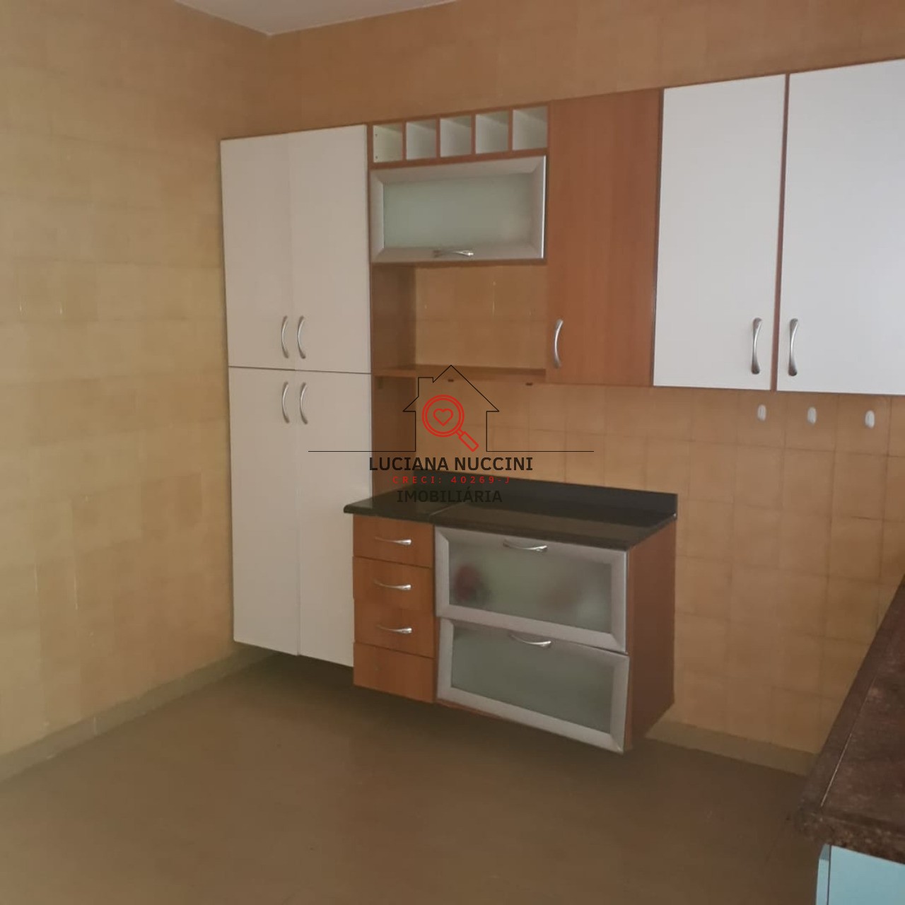 Imperdível oportunidade: Casa à venda na Saúde, São Paulo-SP! 1 sala, 1 banheiro, 1 vaga de garagem!