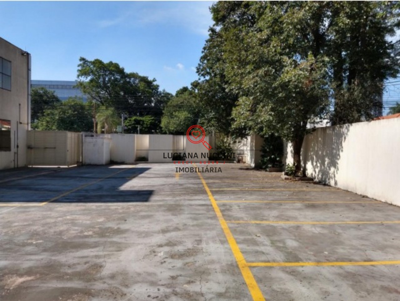 Conjunto Comercial com 20 Salas e 40 Vagas de Garagem em Indianópolis, São Paulo-SP - 5.080 m² Disponíveis!
