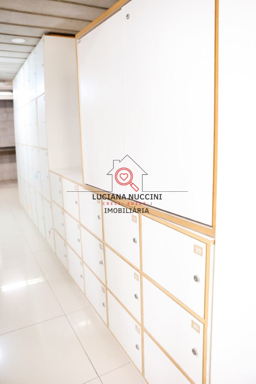 Conjunto comercial de luxo no Brooklin Paulista, São Paulo-SP: 5 salas, 8 banheiros, 17 vagas de garagem, 888m². Venda ou locação!