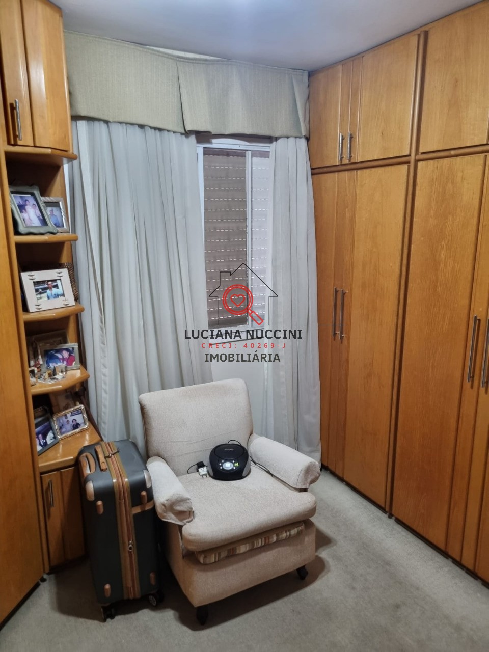 Apartamento para locação na Vila Nova Conceição, São Paulo-SP: 2 quartos, 2 salas, 1 banheiro, 2 vagas de garagem, 80m² de área.