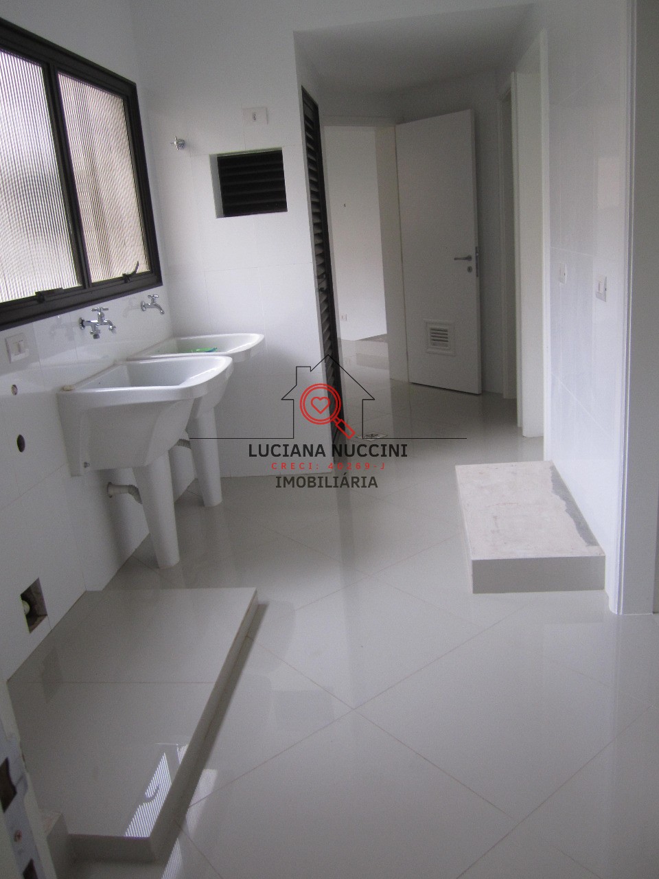 Apartamento de Luxo na Vila Nova Conceição: 3 Quartos, 3 Suítes, 3 Banheiros, 3 Vagas, 210,21m² - São Paulo-SP