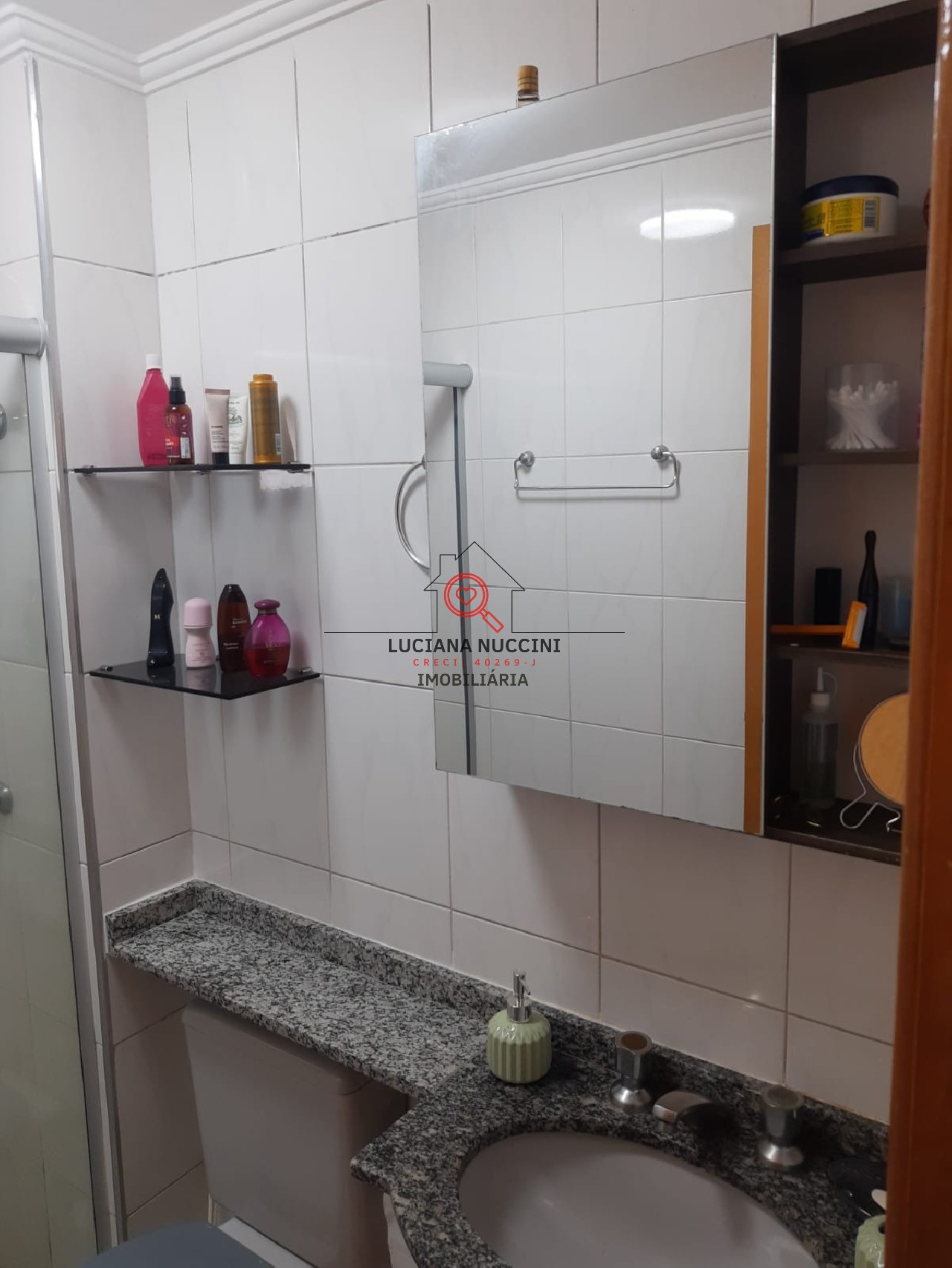 Apto à Venda 2 dormitórios na região da Saúde