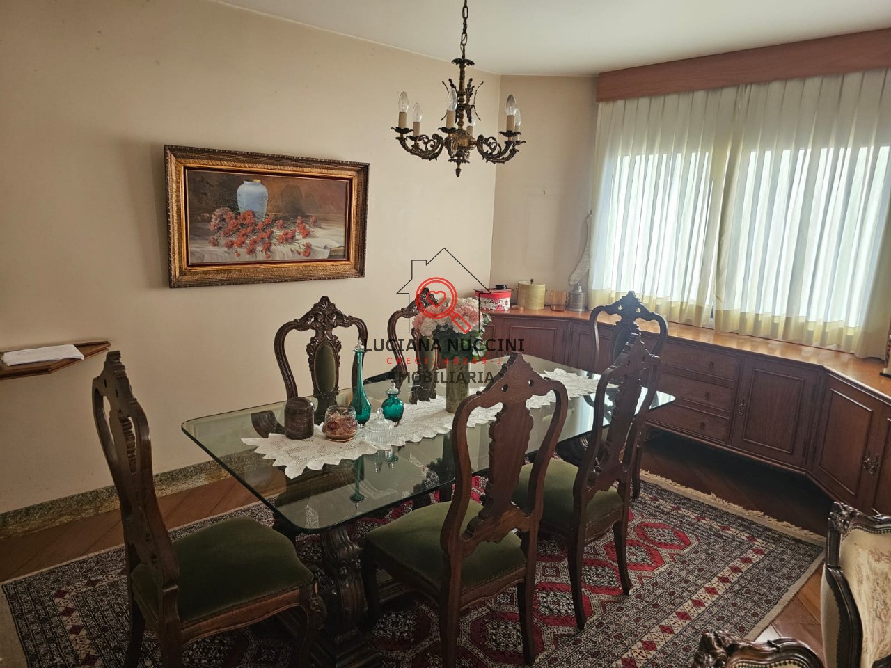 Apartamento à venda em Indianópolis, São Paulo-SP: 4 vagas de garagem e 200m² de área.