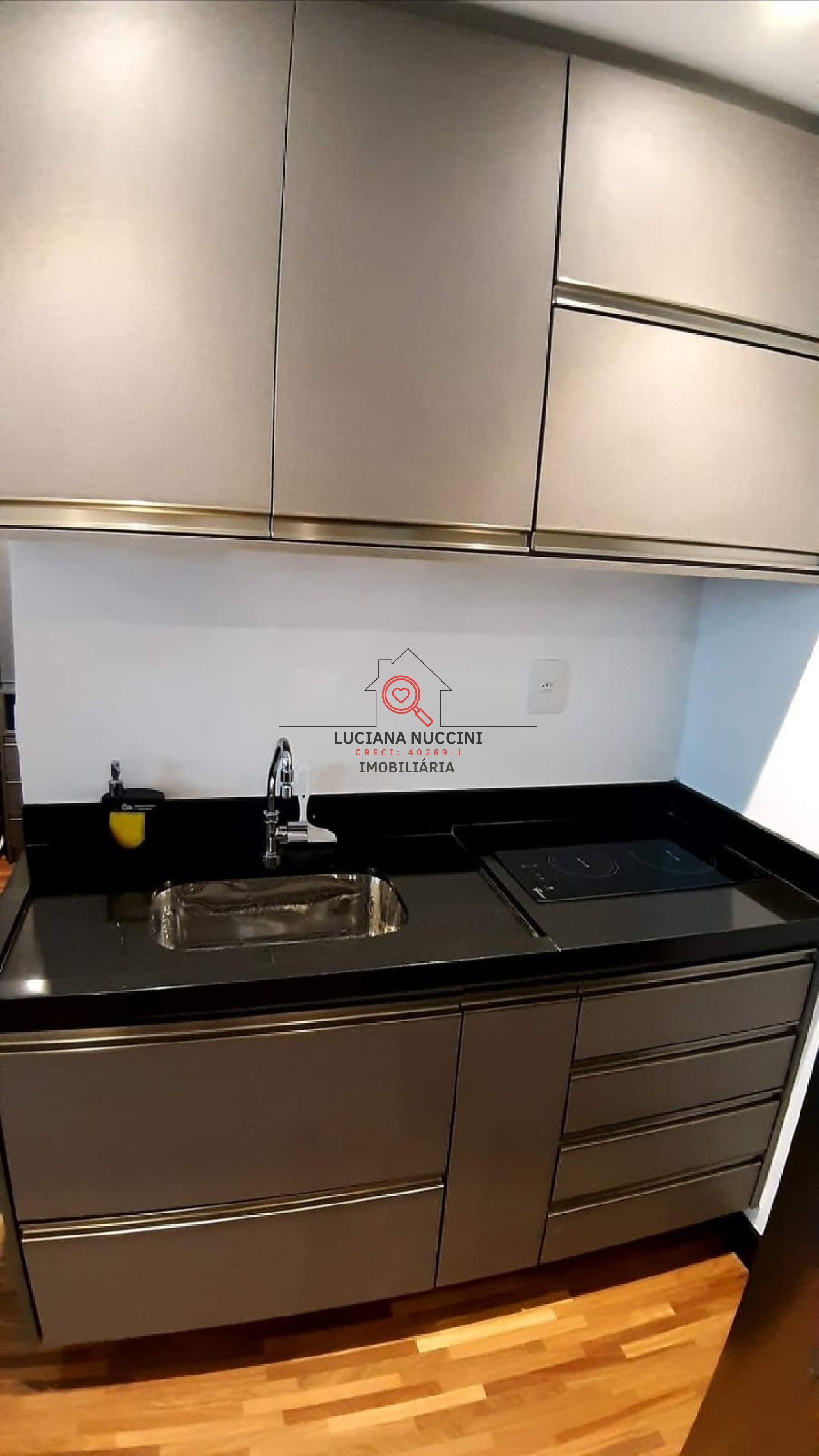 Studio à venda em Pinheiros, São Paulo-SP: 1 quarto, 1 sala, 1 banheiro, 1 vaga de garagem, 30m² de área. Venha conferir!