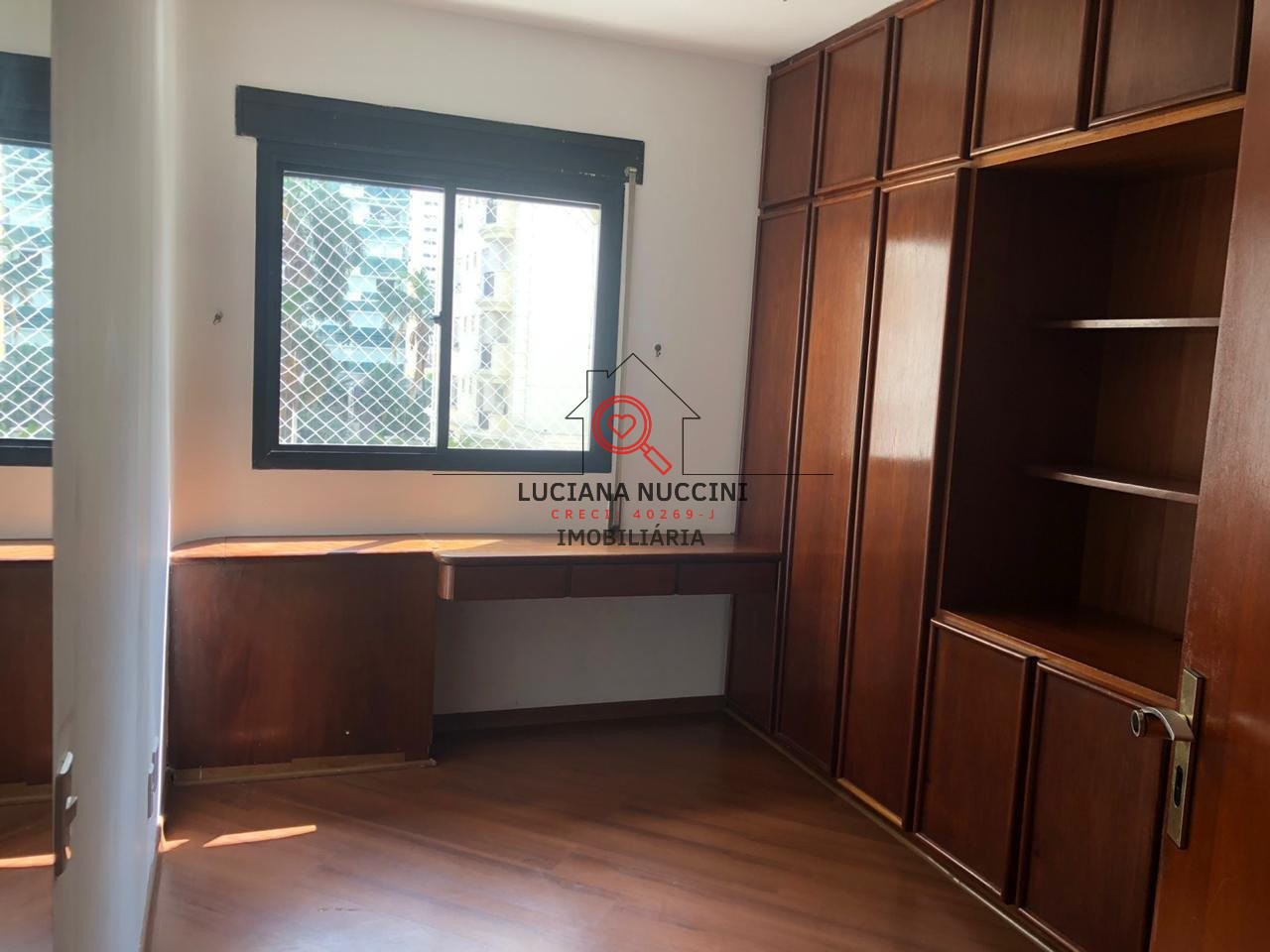 Apartamento para locação em Moema, São Paulo-SP: Espaço amplo e acolhedor