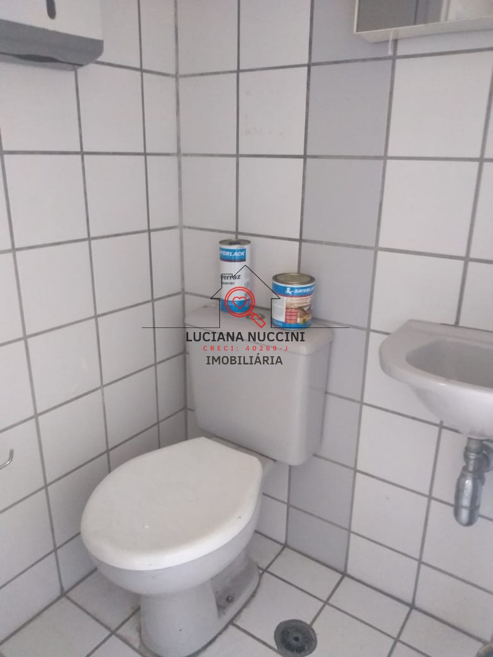 Conjunto comercial de alto padrão para locação na Vila Mariana, São Paulo-SP: 2 salas, 2 banheiros, 1 vaga, 30m²!