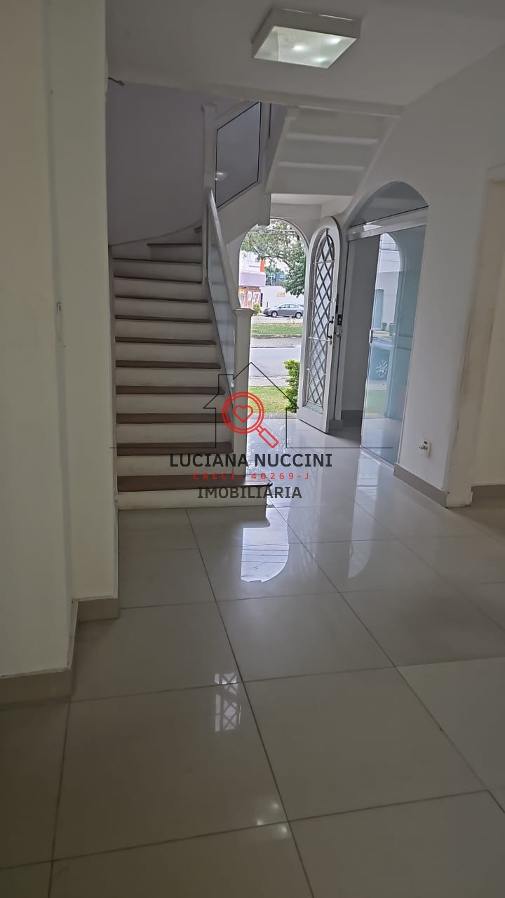 Casa de 244m² com 9 salas e 7 vagas de garagem no Jardim Paulista em São Paulo: Venda ou Locação!