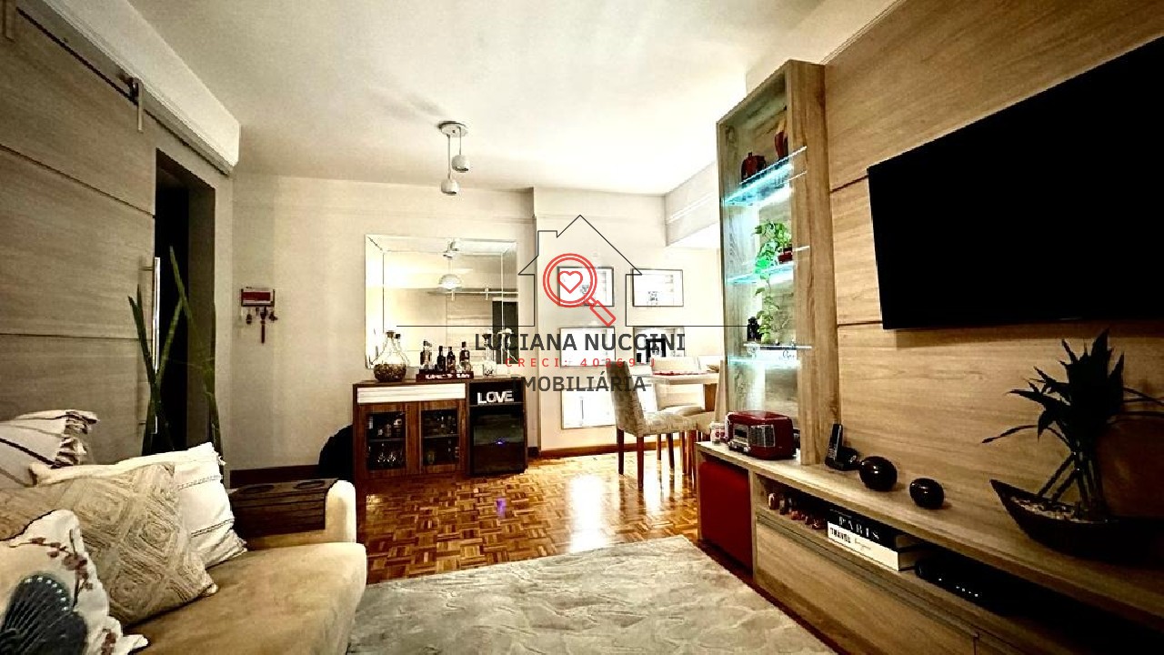3 quartos, sendo 1 suíte e 1 adaptado para closet/escritório