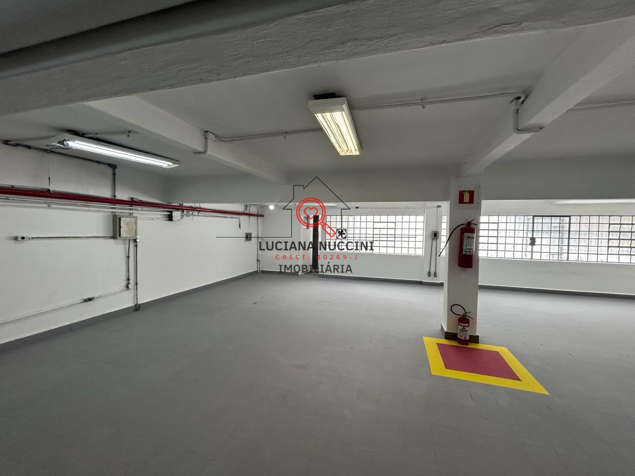 Conjunto Comercial para Locação em São Paulo-SP, Mirandópolis: 3 banheiros, 1.300 m² de Área.