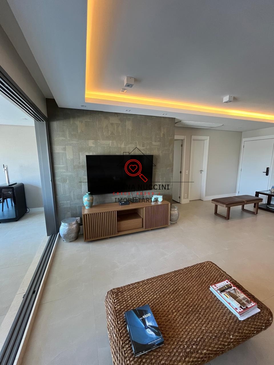 Apartamento de Luxo para Locação na Vila Clementino - São Paulo-SP: 3 Quartos, 3 Suítes, 2 Salas, 4 Banheiros.