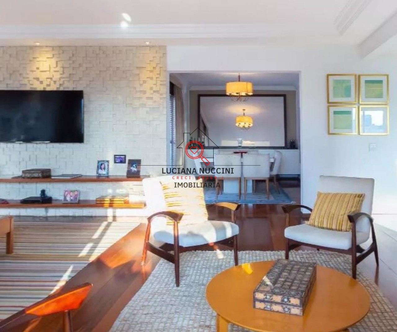 Apartamento à venda em Moema - SP: 4 quartos, 3 suítes, 4 vagas e 240m² de área! Venha conferir!