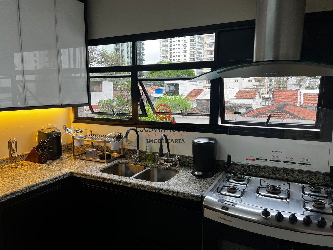 Apartamento de luxo à venda ou para locação em Indianópolis, São Paulo-SP: 3 quartos, 3 suítes, 2 salas, 3 vagas, 179m²