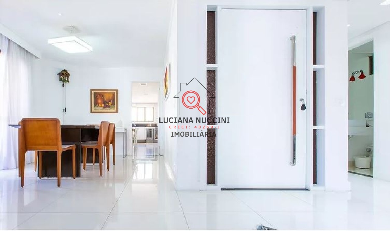 Elegante Apartamento de 4 Suítes com Área de Lazer