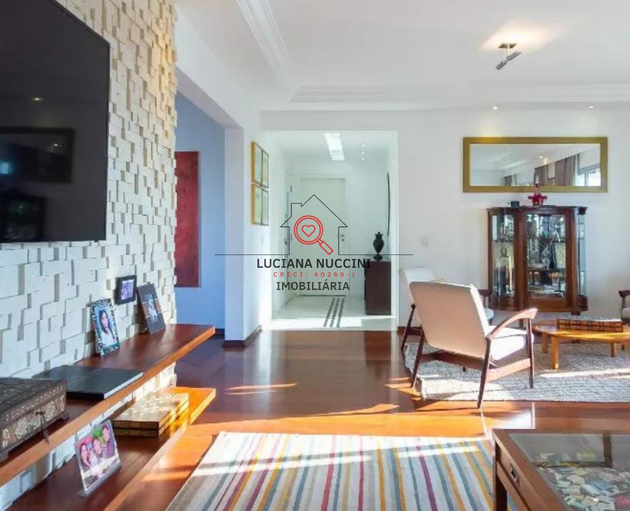 Apartamento à venda em Moema - SP: 4 quartos, 3 suítes, 4 vagas e 240m² de área! Venha conferir!