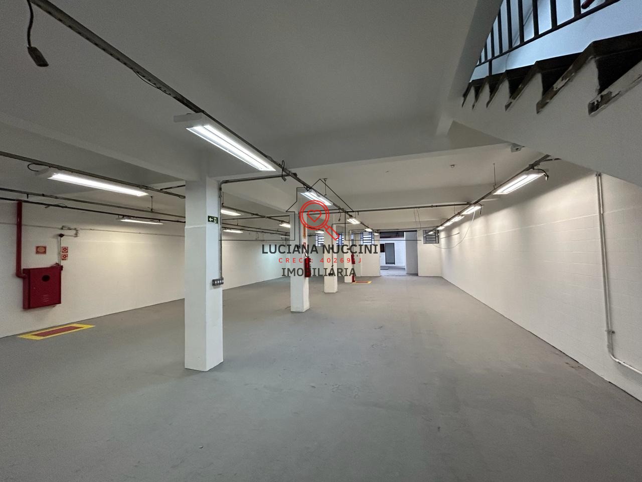 Conjunto Comercial para Locação em São Paulo-SP, Mirandópolis: 3 banheiros, 1.300 m² de Área.