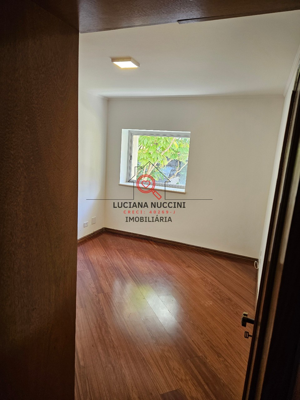 Apartamento de luxo no Jardim Paulista: 3 quartos, 1 suíte, 2 salas, 4 banheiros, 2 vagas, 175m² - São Paulo-SP