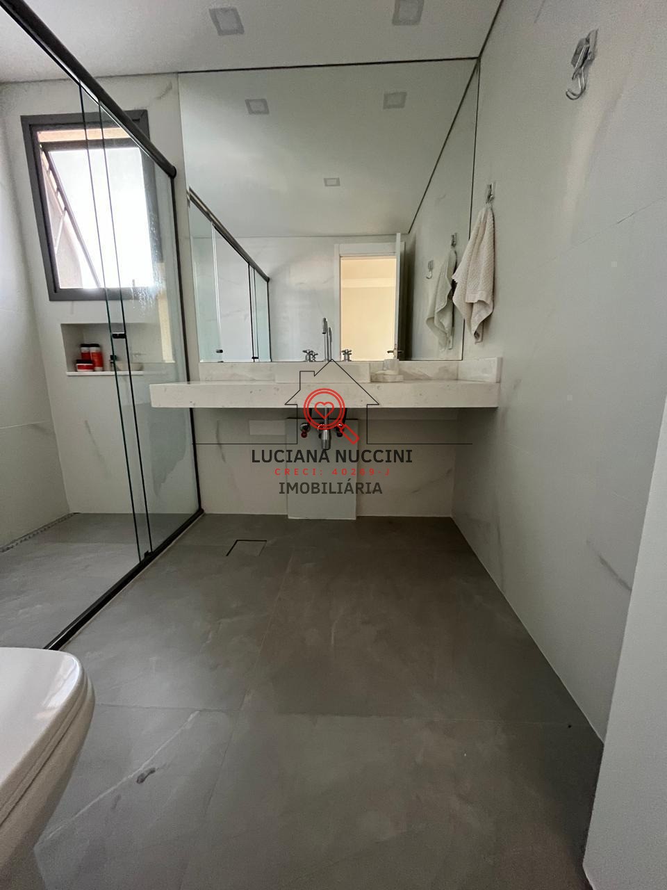 Apartamento de Luxo para Locação na Vila Clementino - São Paulo-SP: 3 Quartos, 3 Suítes, 2 Salas, 4 Banheiros.