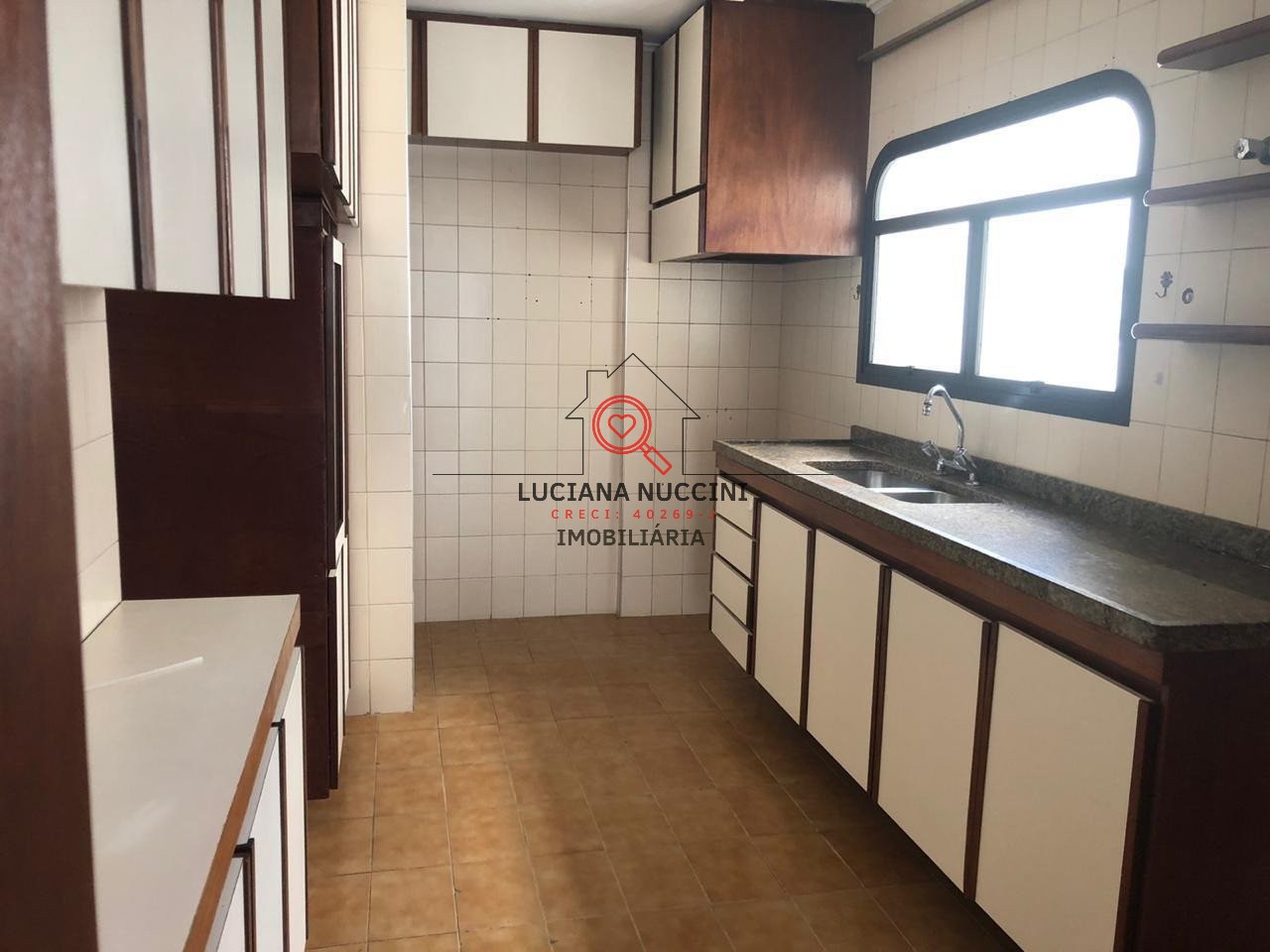 Apartamento para locação em Moema, São Paulo-SP: Espaço amplo e acolhedor