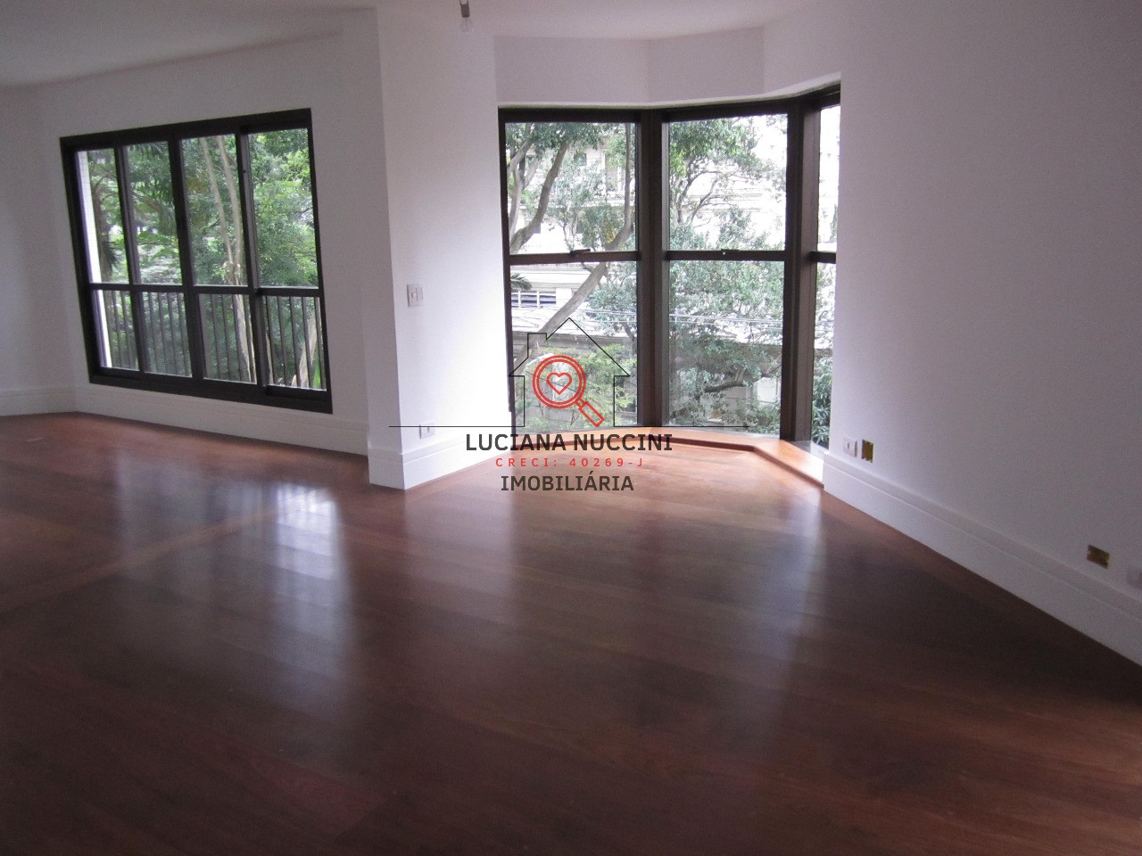 Apartamento de Luxo na Vila Nova Conceição: 3 Quartos, 3 Suítes, 3 Banheiros, 3 Vagas, 210,21m² - São Paulo-SP