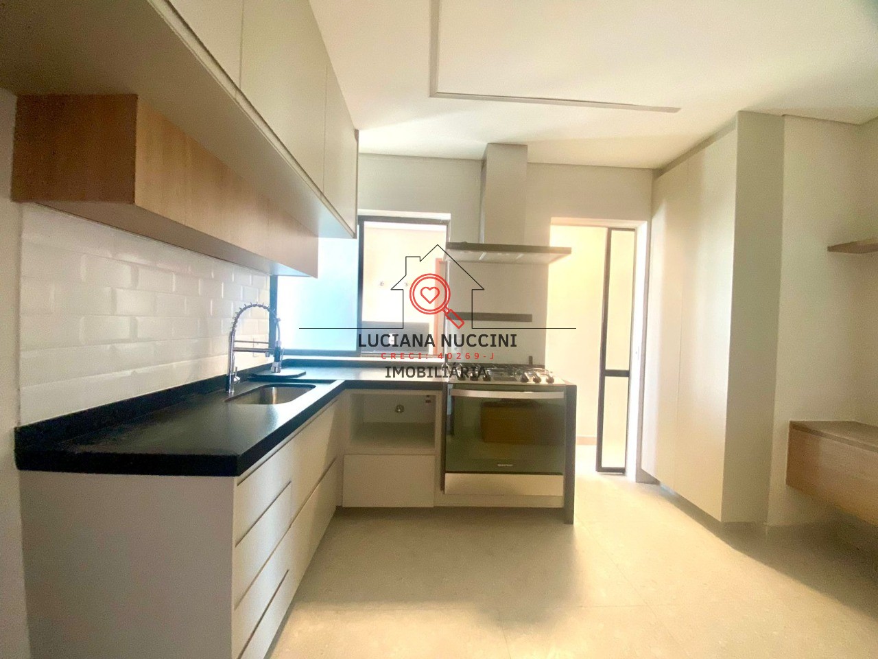 Cobertura de Luxo na Vila Mariana: 3 Quartos, 1 Suíte, 3 Banheiros, 3 Vagas de Garagem, 377m² de Pura Elegância em SP
