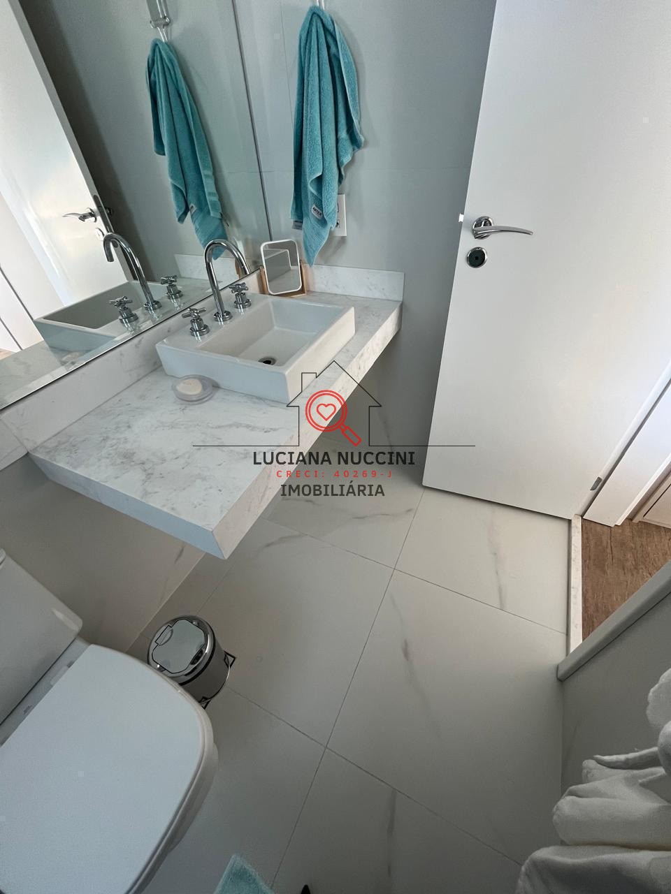 Apartamento de Luxo para Locação na Vila Clementino - São Paulo-SP: 3 Quartos, 3 Suítes, 2 Salas, 4 Banheiros.