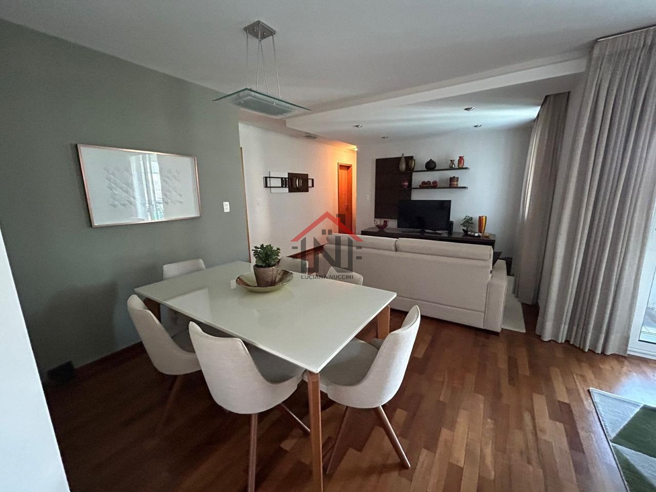 Venda de apartamento de luxo em Pinheiros, São Paulo-SP: 3 quartos, 1 suíte, 2 salas, 5 banheiros, 4 vagas de garagem, 130m².