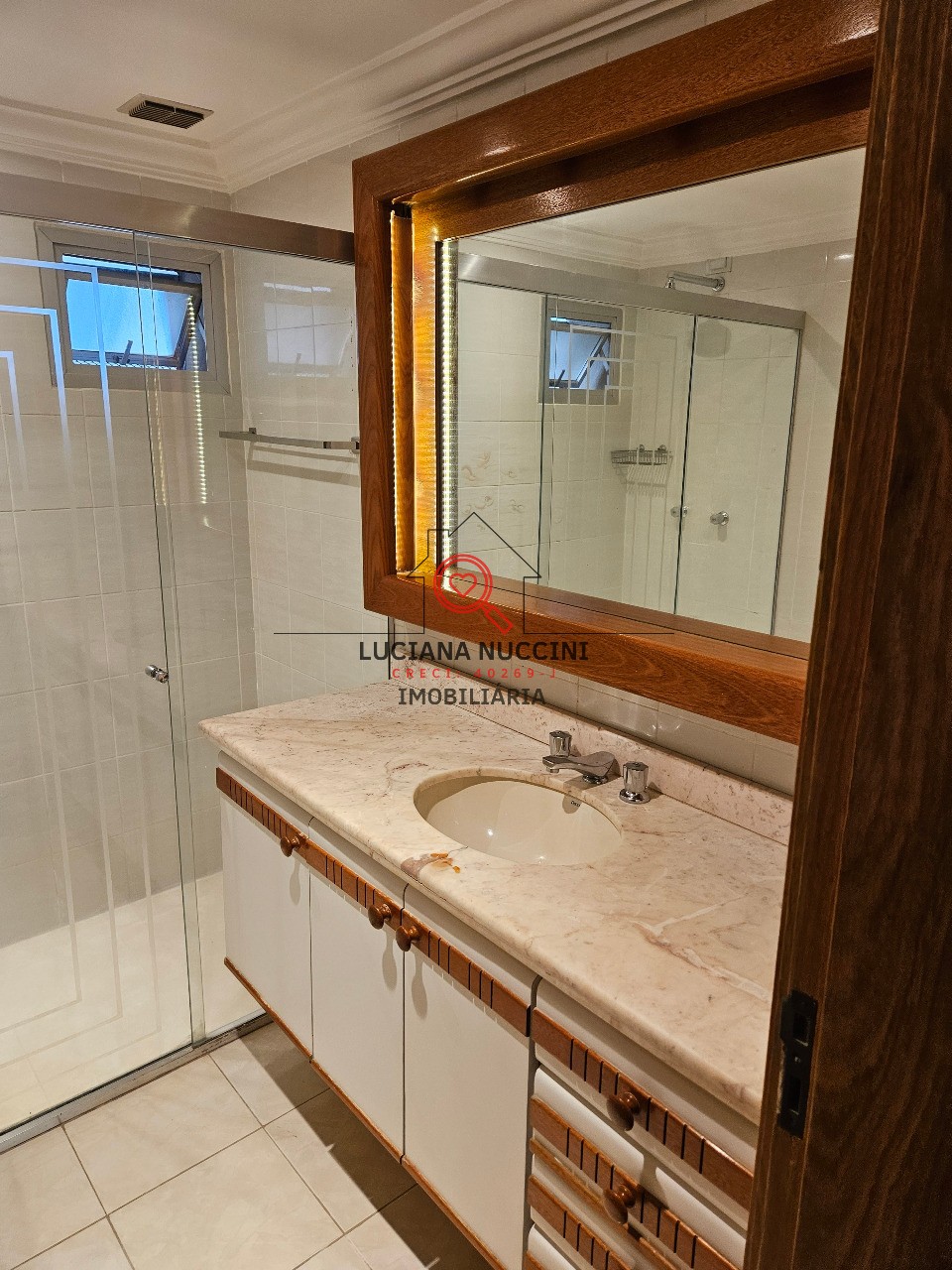 Apartamento de luxo no Jardim Paulista: 3 quartos, 1 suíte, 2 salas, 4 banheiros, 2 vagas, 175m² - São Paulo-SP