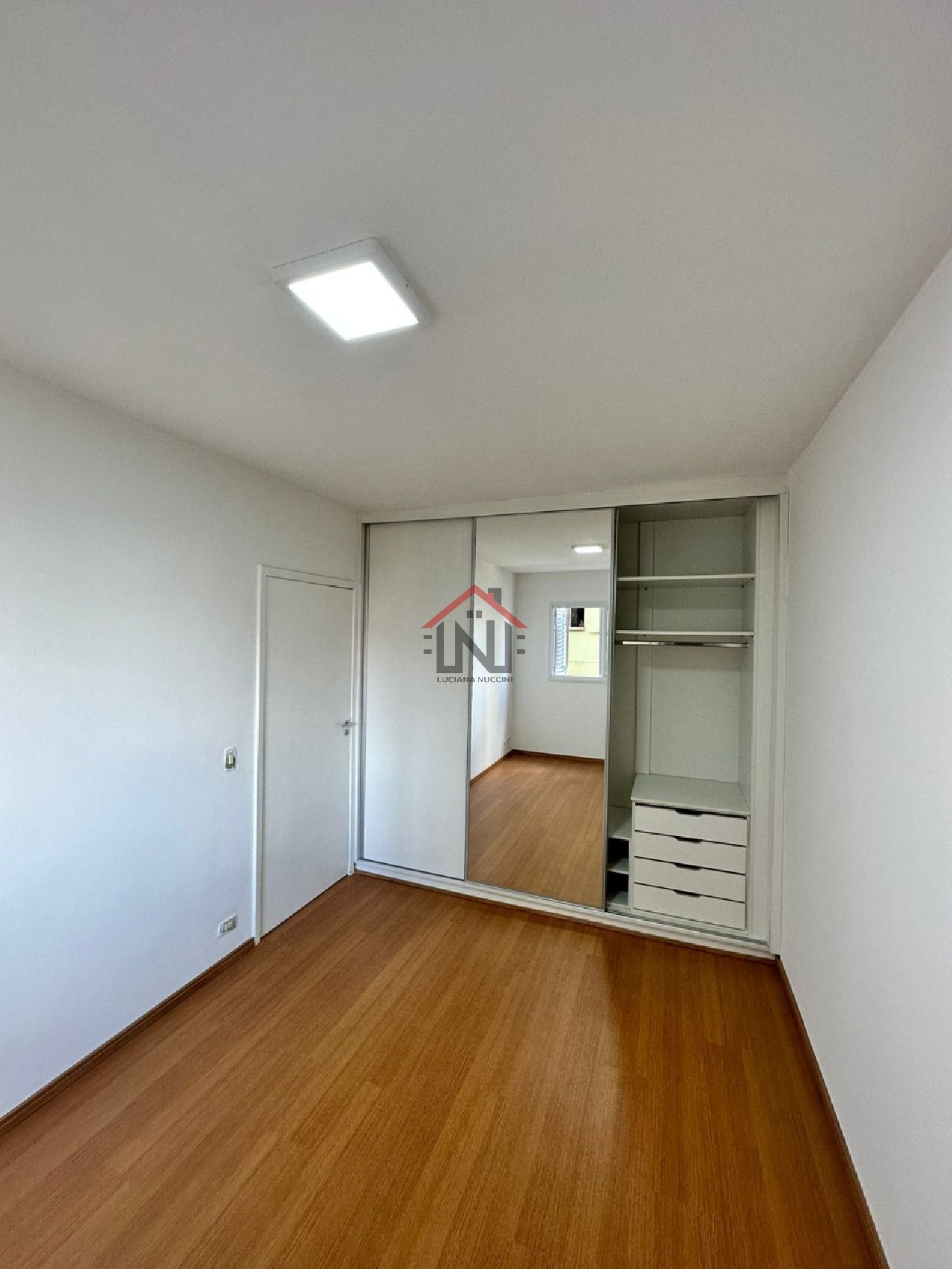 Apartamento à Venda na Vila Mariana - 1 Dormitório e Vaga de Garagem