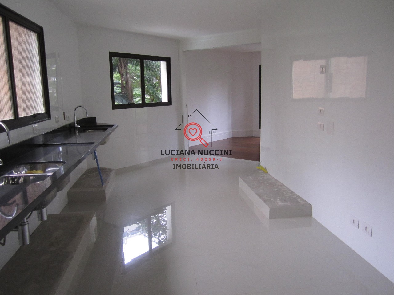 Apartamento de Luxo na Vila Nova Conceição: 3 Quartos, 3 Suítes, 3 Banheiros, 3 Vagas, 210,21m² - São Paulo-SP